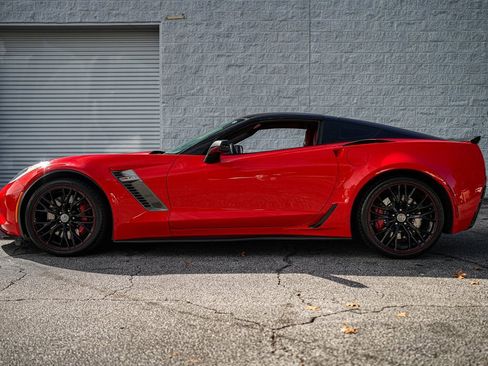 Used 2016 Chevrolet Corvette Z06 w/ 3LZ Preferred Equipment Group image 8