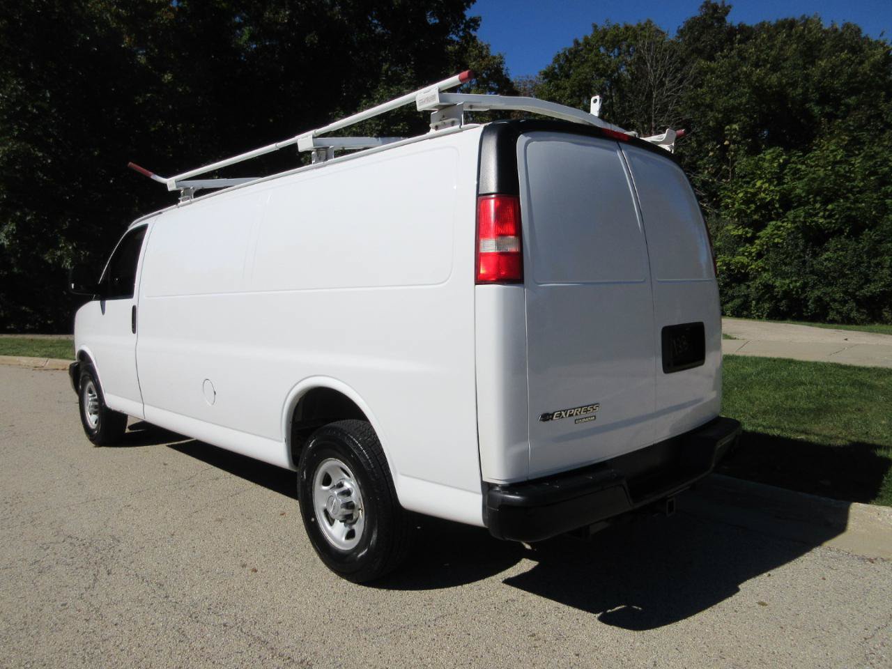 Used 2016 Chevrolet Express 3500 Extended RWD image 24