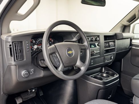 Used 2025 Chevrolet Express 2500 w/ Driver Convenience Package RWD image 4