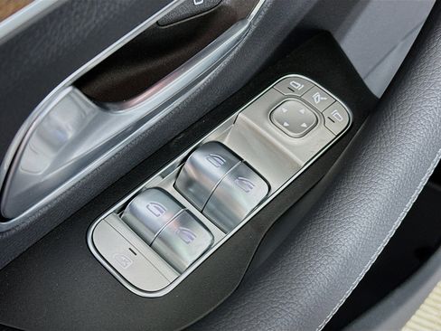 New 2026 Mercedes-Benz GLS 450 4MATIC image 18