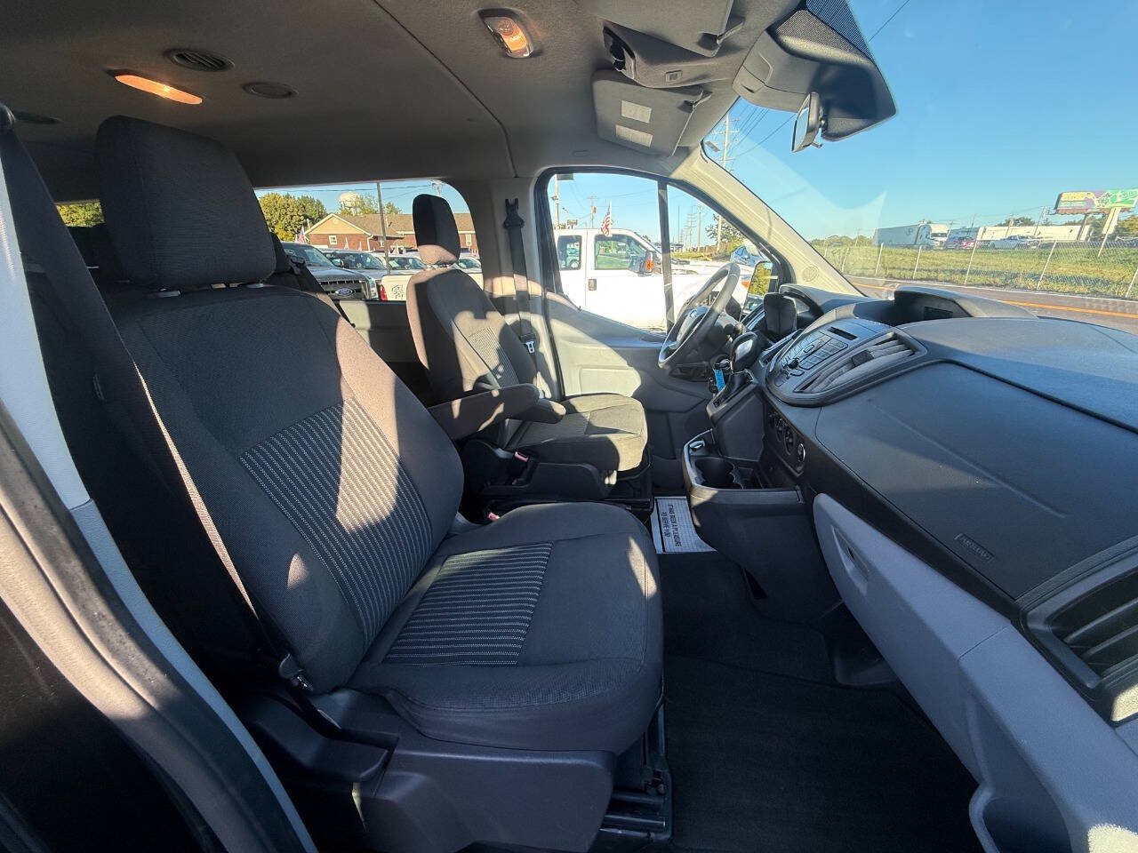 Used 2018 Ford Transit 350 XL RWD image 9