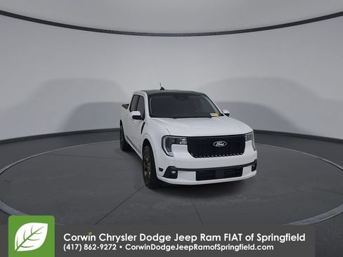 Used 2025 Ford Maverick Lobo AWD/4WD image 3