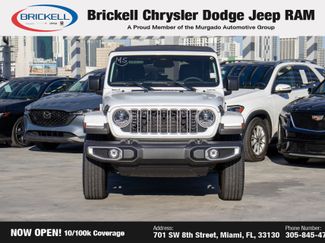 Used 2025 Jeep Wrangler Sahara video 2