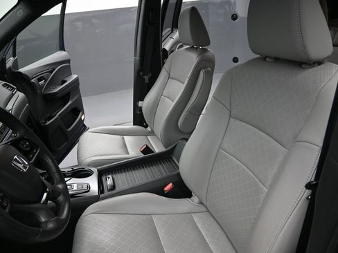 Used 2019 Honda Passport Touring image 12