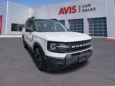 Used 2025 Ford Bronco Sport Outer Banks AWD/4WD image 3