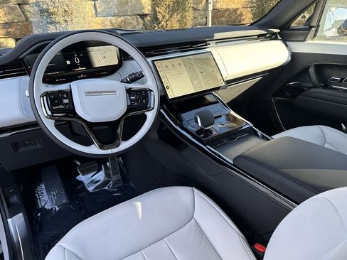 Certified 2025 Land Rover Range Rover Sport Dynamic SE image 12