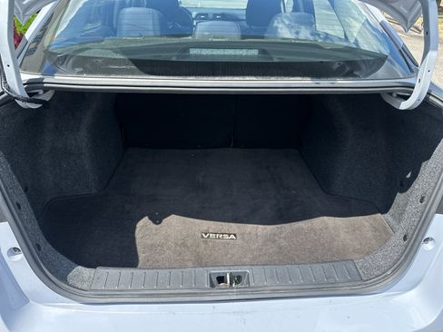 Used 2024 Nissan Versa SR FWD image 14
