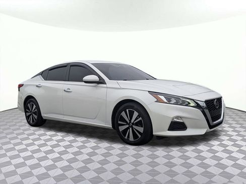 Used 2022 Nissan Altima 2.5 SV image 1