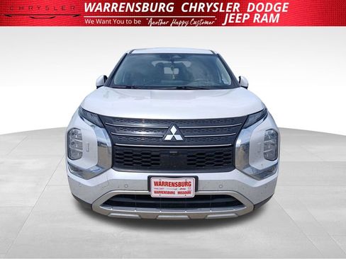 Used 2023 Mitsubishi Outlander SE AWD/4WD image 10
