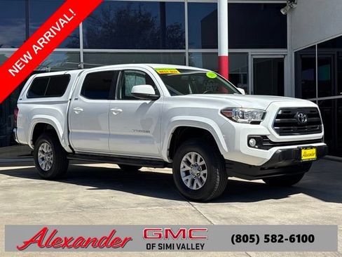 Used 2016 Toyota Tacoma SR5 w/ SR5 Appearance Package (SN) RWD image 1