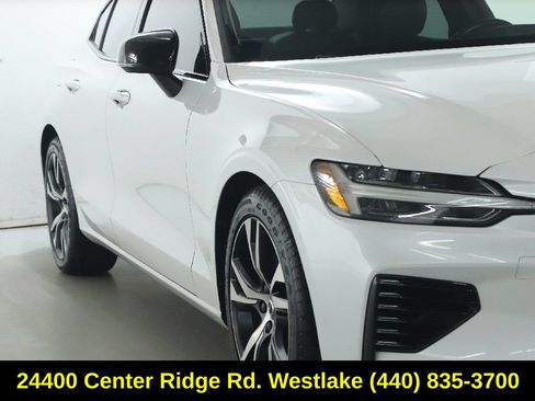 Used 2022 Volvo S60 T8 R-Design Expression AWD/4WD image 9