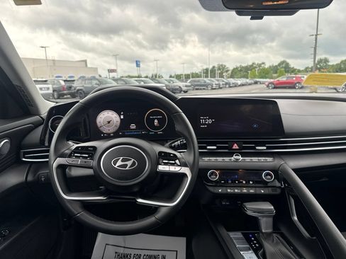 Certified 2024 Hyundai Elantra SEL w/ Convenience Package FWD image 24