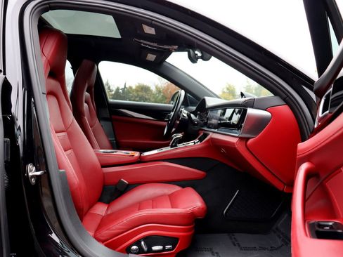 Used 2018 Porsche Panamera w/ Premium Package Plus image 17