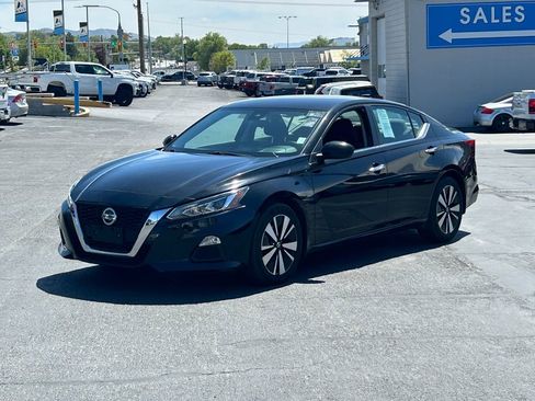 Used 2022 Nissan Altima 2.5 SV FWD image 9