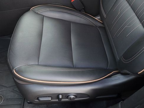 Certified 2025 Buick Envista Avenir FWD image 20