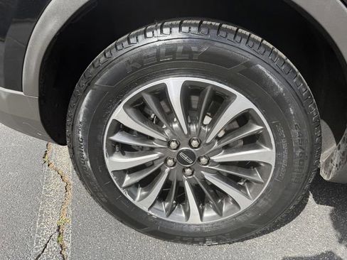 Used 2022 Lincoln Nautilus AWD w/ Premium Package image 33