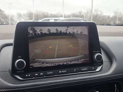 Used 2022 Nissan Rogue SV image 20