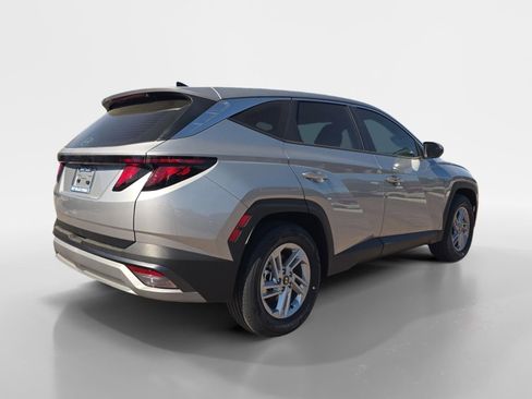 New 2026 Hyundai Tucson SE FWD image 3