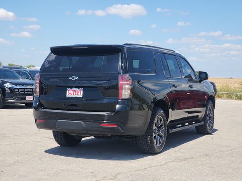 Used 2023 Chevrolet Suburban Z71 w/ Luxury Package AWD/4WD image 7