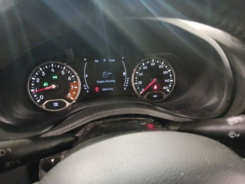 Used 2020 Jeep Renegade Altitude AWD/4WD image 4