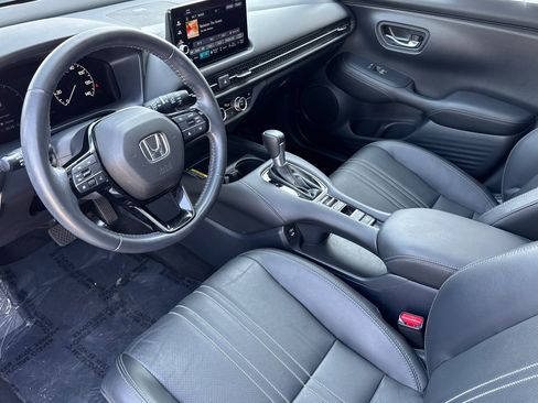 Used 2025 Honda HR-V EX-L image 4