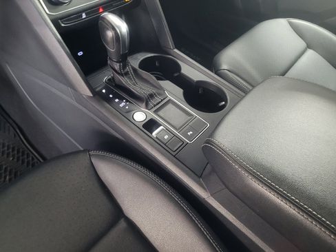 Used 2021 Volkswagen Atlas Cross Sport SE w/ Panoramic Sunroof Package FWD image 26