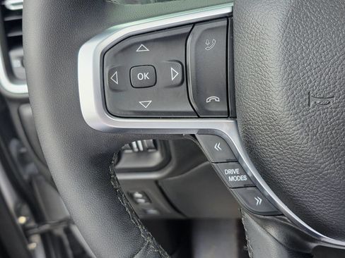 Used 2025 RAM 1500 Big Horn AWD/4WD image 23
