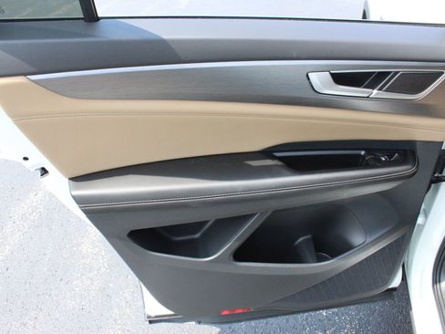 Used 2024 Volkswagen Atlas Cross Sport SE FWD image 22