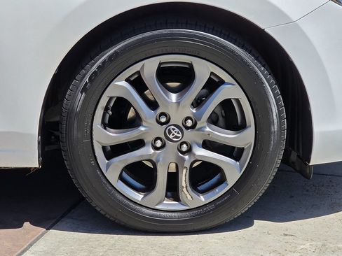 Used 2019 Toyota Yaris XLE FWD image 13