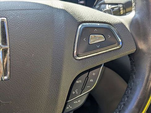 Used 2019 Lincoln MKC Reserve image 12