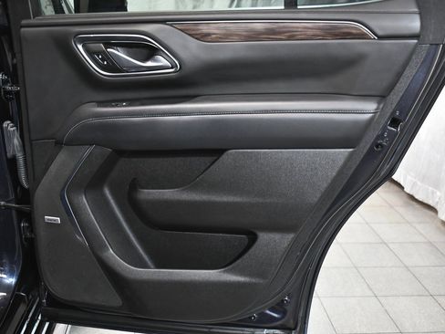 Used 2022 Chevrolet Tahoe LT w/ Luxury Package image 13