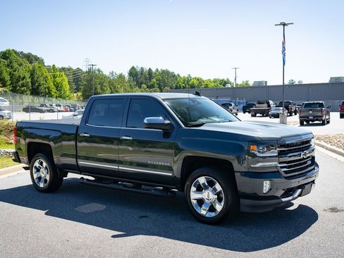 Used 2018 Chevrolet Silverado 1500 LTZ Z71 w/ LTZ Plus Package AWD/4WD image 11