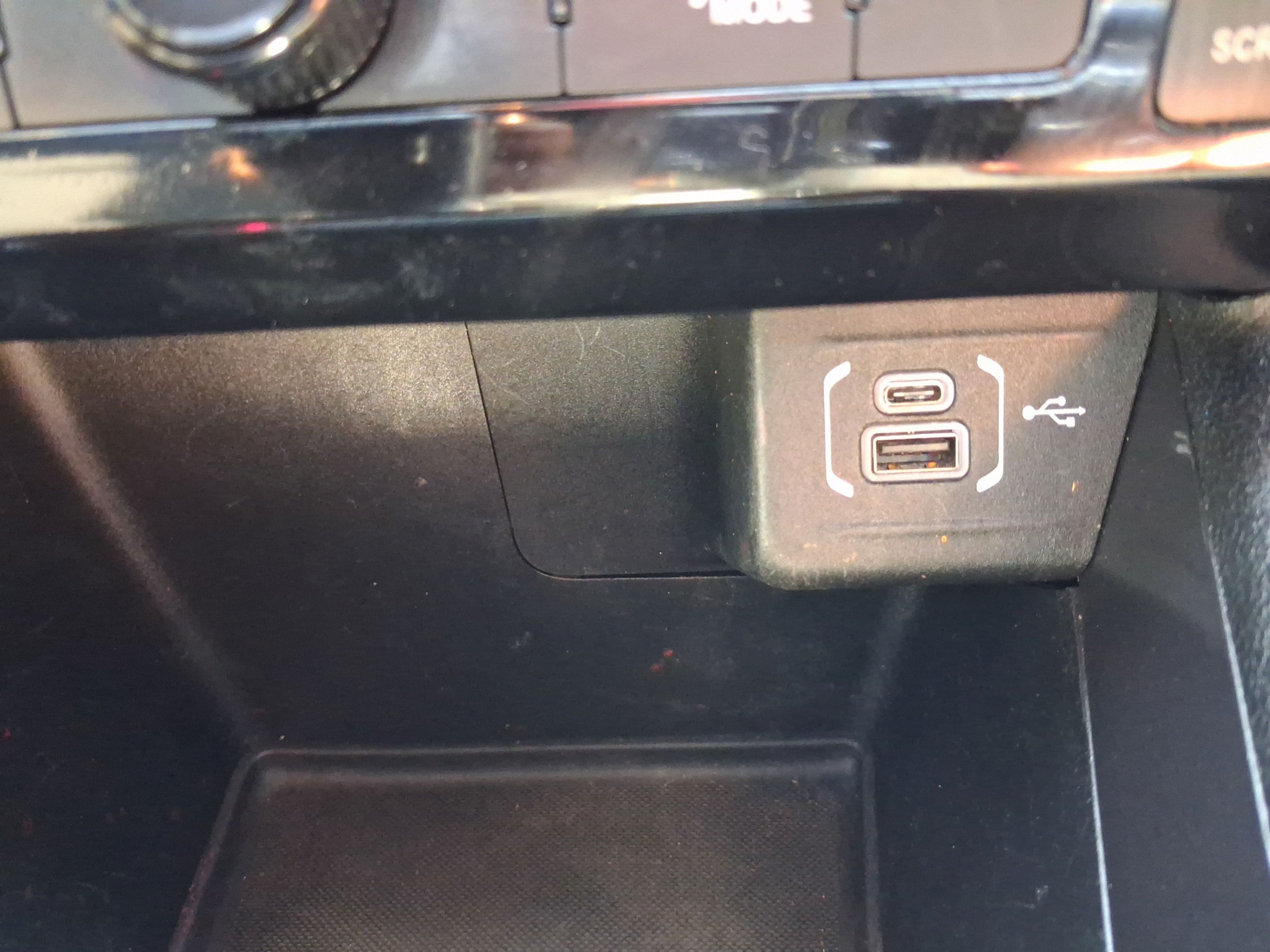 Used 2024 Jeep Compass Latitude AWD/4WD image 16