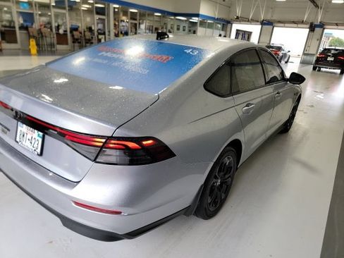 Used 2025 Honda Accord SE image 5