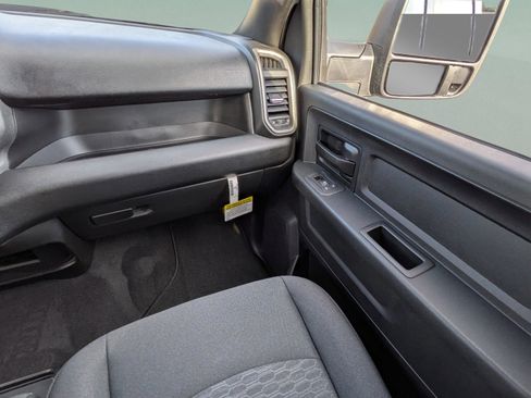 New 2026 RAM 2500 Tradesman AWD/4WD image 18