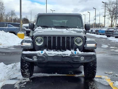 Used 2023 Jeep Wrangler Unlimited w/ Cold Weather Group image 21