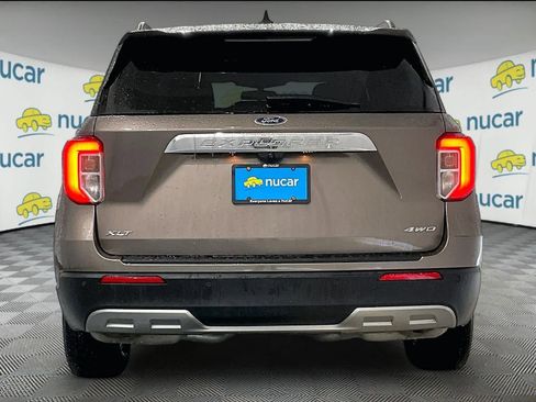 Used 2021 Ford Explorer XLT w/ Equipment Group 202A image 5
