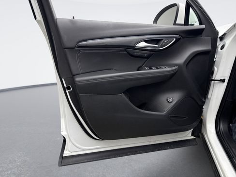 Used 2023 Buick Envision Essence image 9