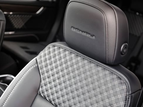 New 2026 GMC Acadia Denali w/ Super Cruise Package image 14