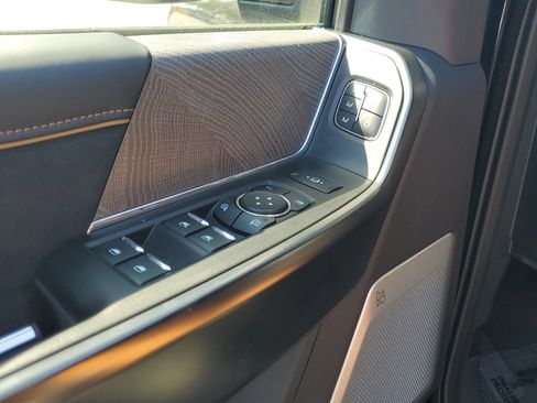 Certified 2023 Ford F250 Platinum image 19