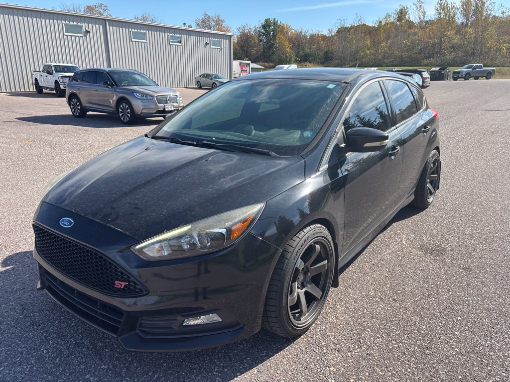 Used 2015 Ford Focus ST w/ Equipment Group 401A FWD image 1