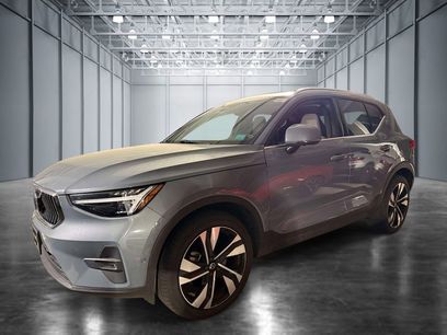 Used 2023 Volvo XC40 B5 Ultimate w/ Protection Package Premier