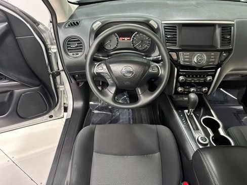 Used 2020 Nissan Pathfinder S AWD/4WD image 15