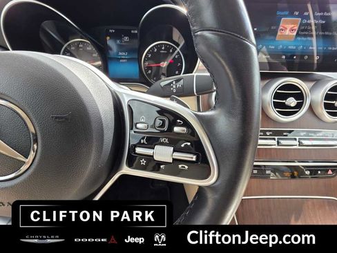 Used 2022 Mercedes-Benz GLC 300 4MATIC image 22