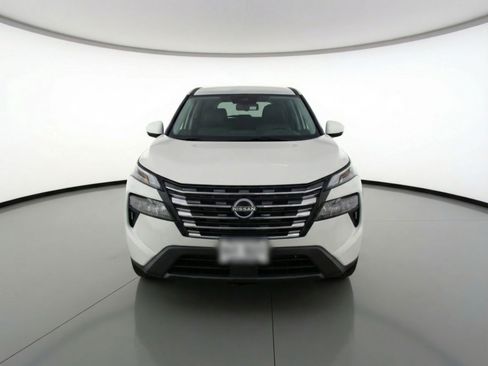 Used 2025 Nissan Rogue SV image 2