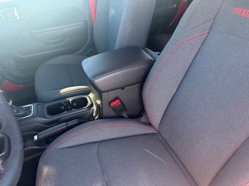 Used 2025 Jeep Wrangler Unlimited Rubicon image 24