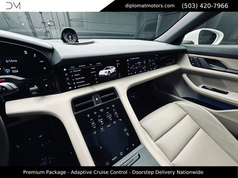 Used 2022 Porsche Taycan 4 Cross Turismo AWD/4WD image 40
