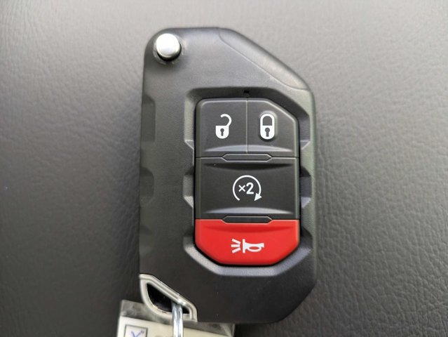 New 2027 Jeep Wrangler Unlimited Sahara AWD/4WD image 31
