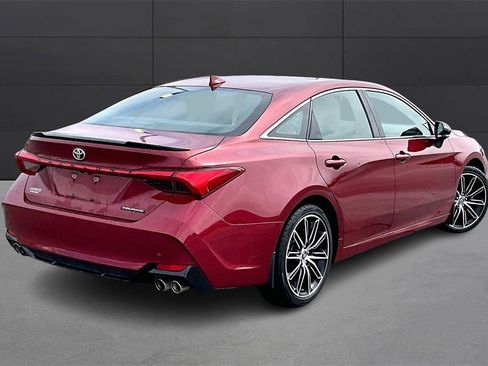 Used 2019 Toyota Avalon Touring w/ Advanced Safety Package image 2