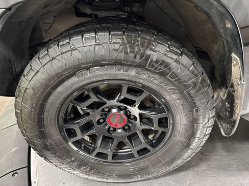 Used 2022 Toyota 4Runner TRD Off-Road Premium w/ TRD Black Wheel Package (TMS) AWD/4WD image 2